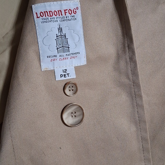 LONDON FOG WOMENS COAT TRENCH 12P PETITE  TAN Jacket Long  Worn SLEEVES Preowned - Picture 4 of 8